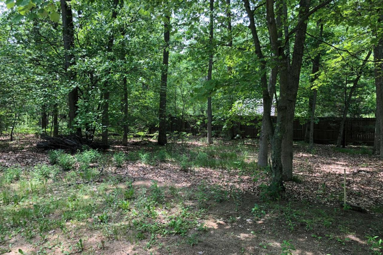Wooded Twin Lakes Retreat 13 Mi To Lake Michigan! エクステリア 写真