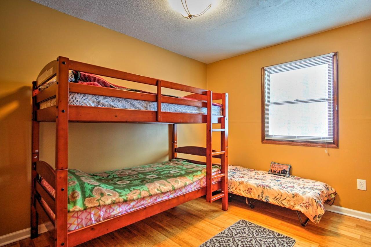 Wooded Twin Lakes Retreat 13 Mi To Lake Michigan! エクステリア 写真